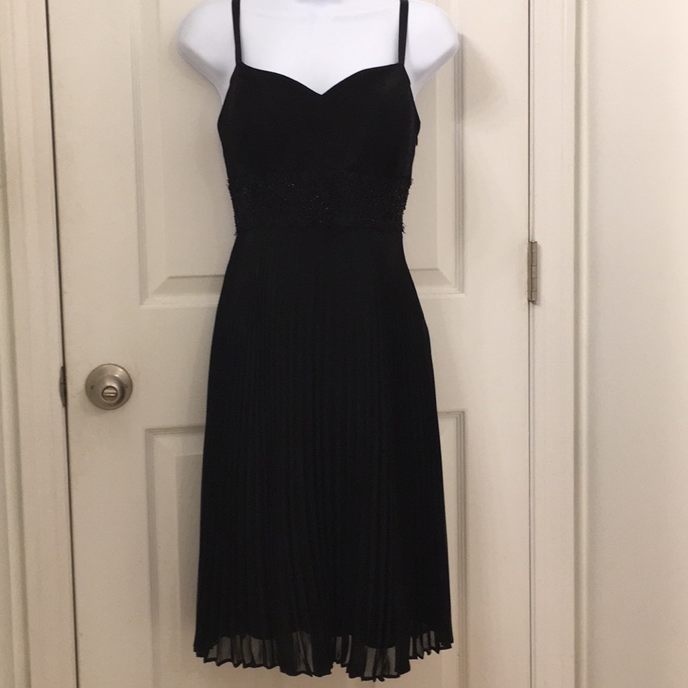 Ann Taylor ✨ Black Dress Midi